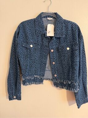 Le Lis Blue Leopard Print Cropped Denim Jacket - NWT - Size Medium